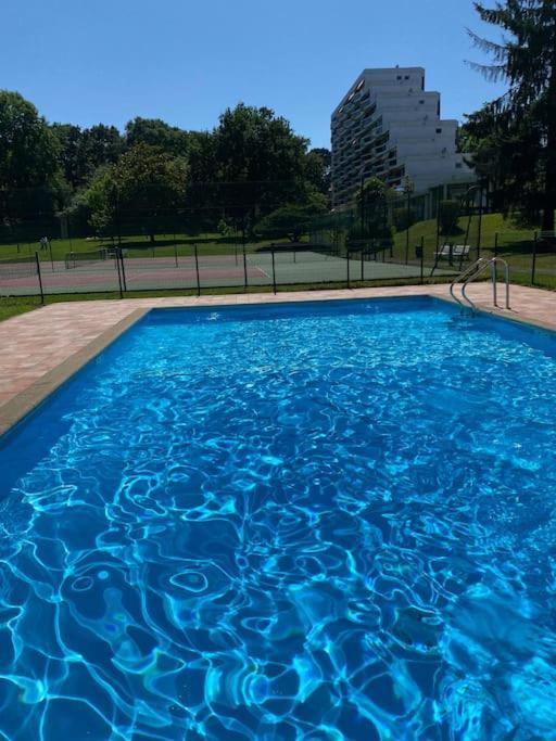 Superbe T3 Lumineux Sur Parc Arbore Avec Piscine Anglet Exterior foto